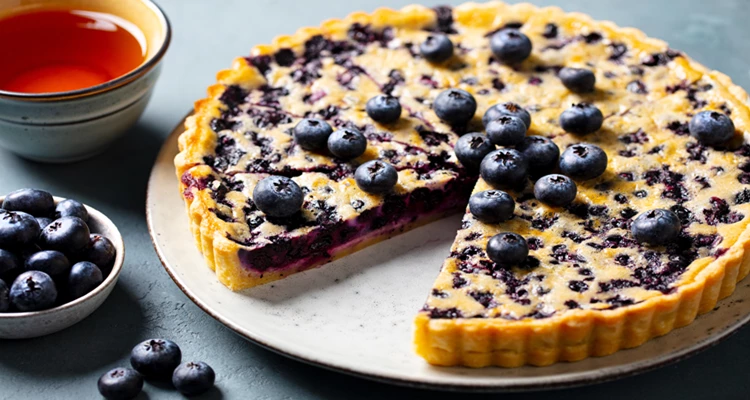Heidelbeertarte mit Vanillecreme – Beerenglück auf knusprigem Boden